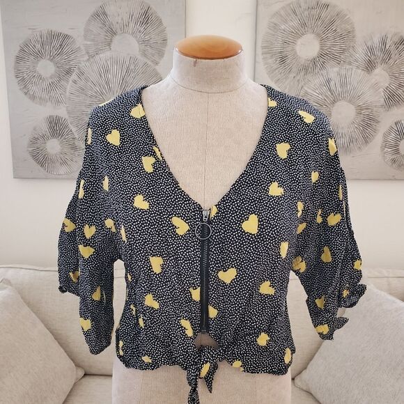 Topshop 'Zoe' Zip & Tie Front Crop Top - size 6 in Yellow Heart Print - Picture 5 of 16
